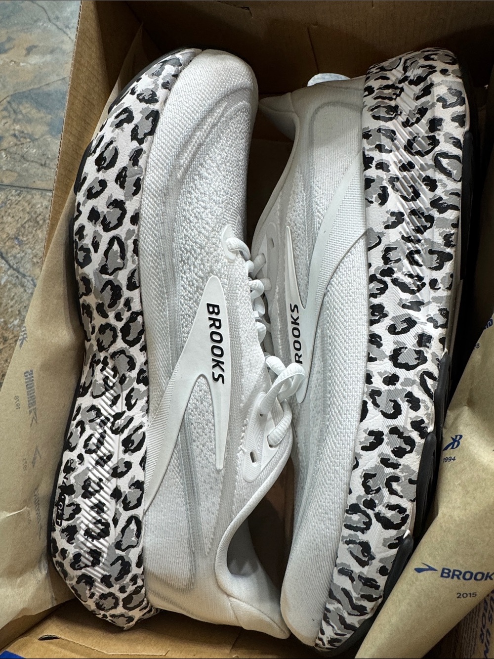 Brooks Revel 9 Leopard Print